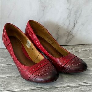 Maciejka Women's Red Leather Comfort Pumps